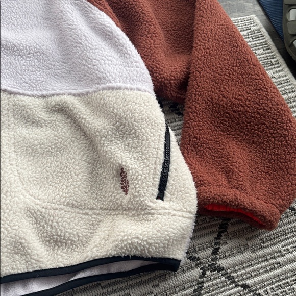 Fp Movement Hit The Slopes Colorblock Fleece Pullover - Picture 8 of 9